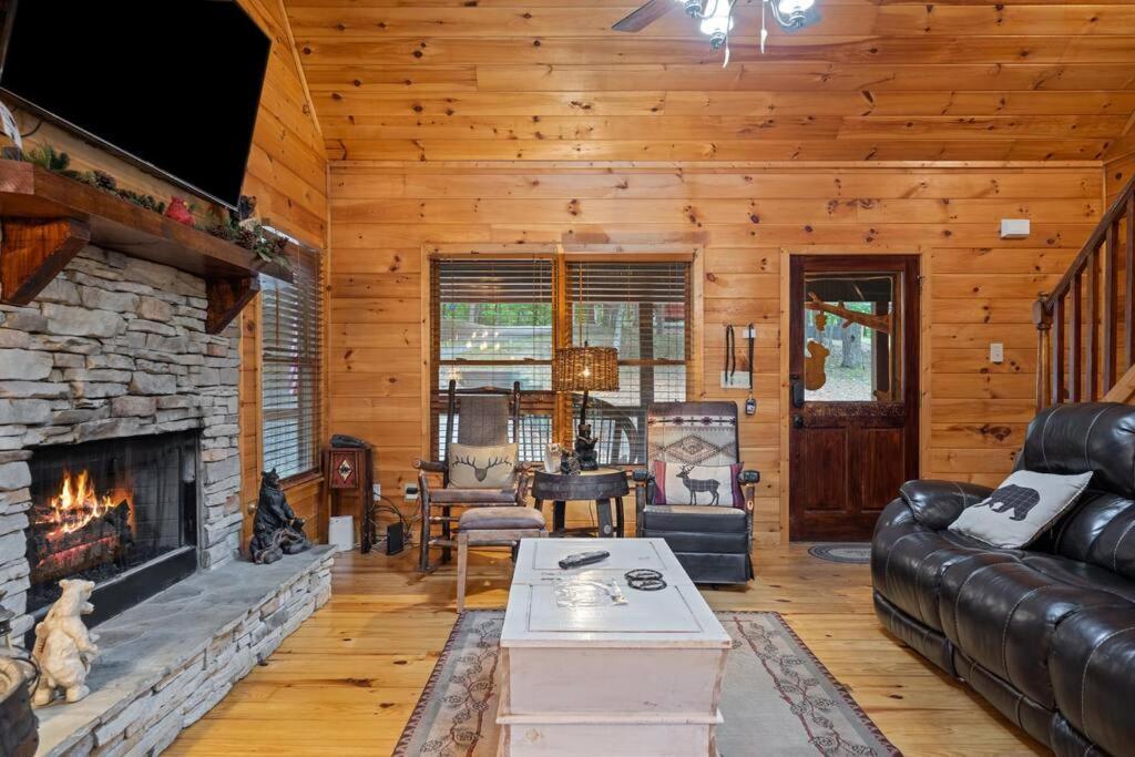 Lakeside Retreat Hot Tub Fishing Hiking Ellijay Bagian luar foto