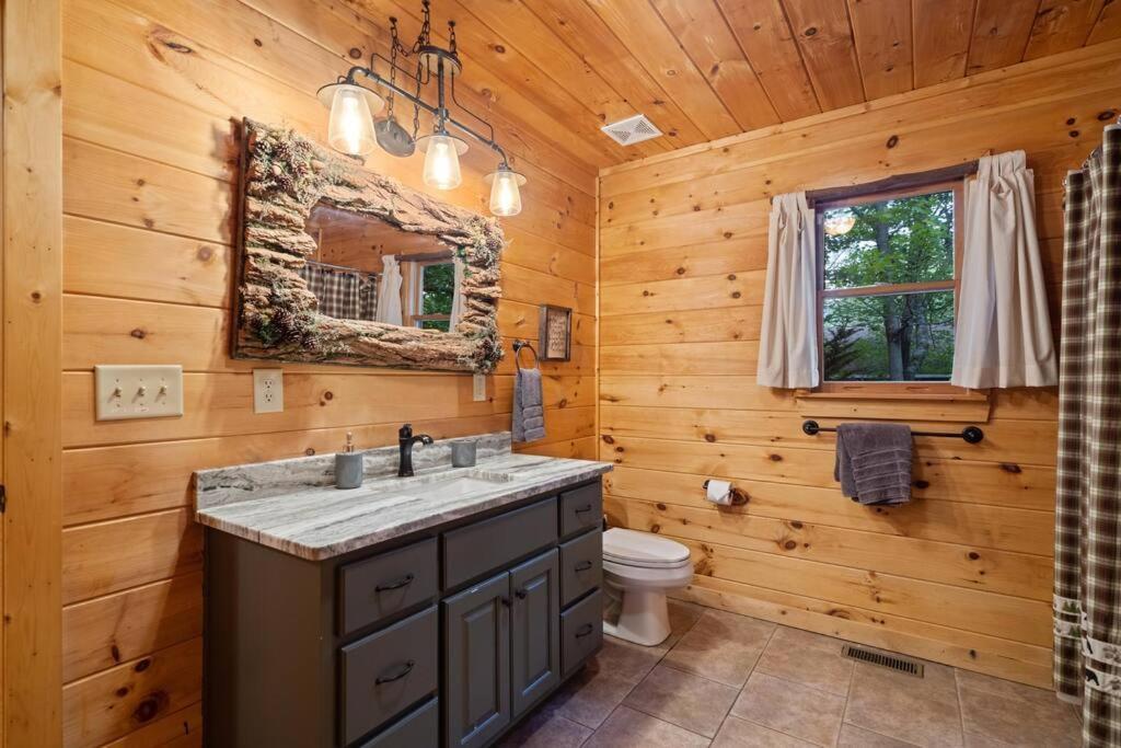 Lakeside Retreat Hot Tub Fishing Hiking Ellijay Bagian luar foto