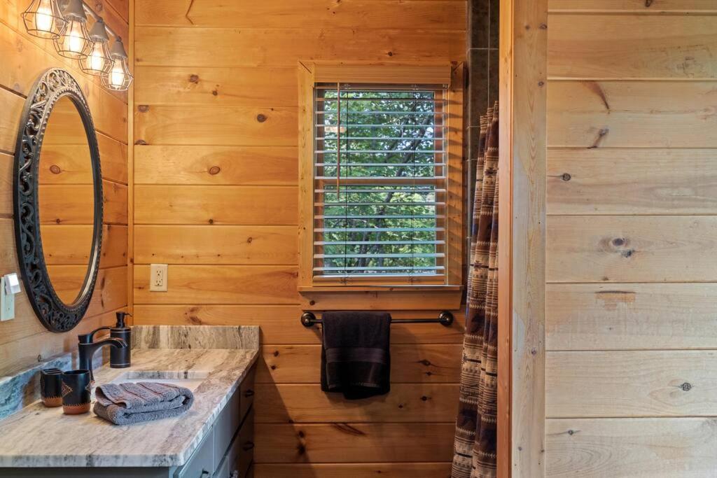 Lakeside Retreat Hot Tub Fishing Hiking Ellijay Bagian luar foto
