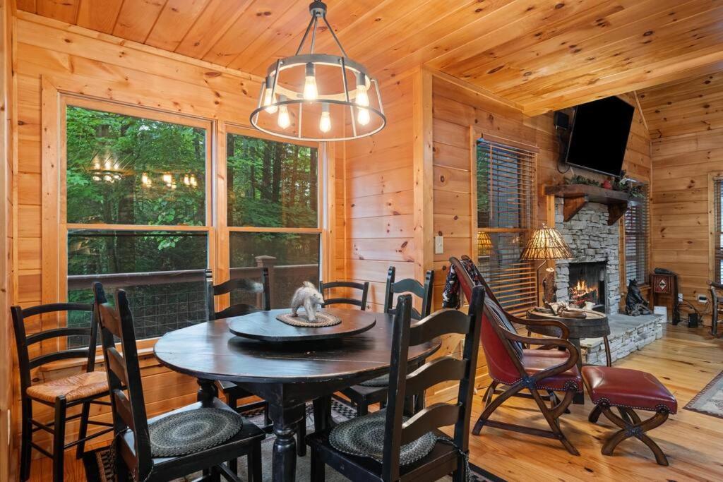 Lakeside Retreat Hot Tub Fishing Hiking Ellijay Bagian luar foto