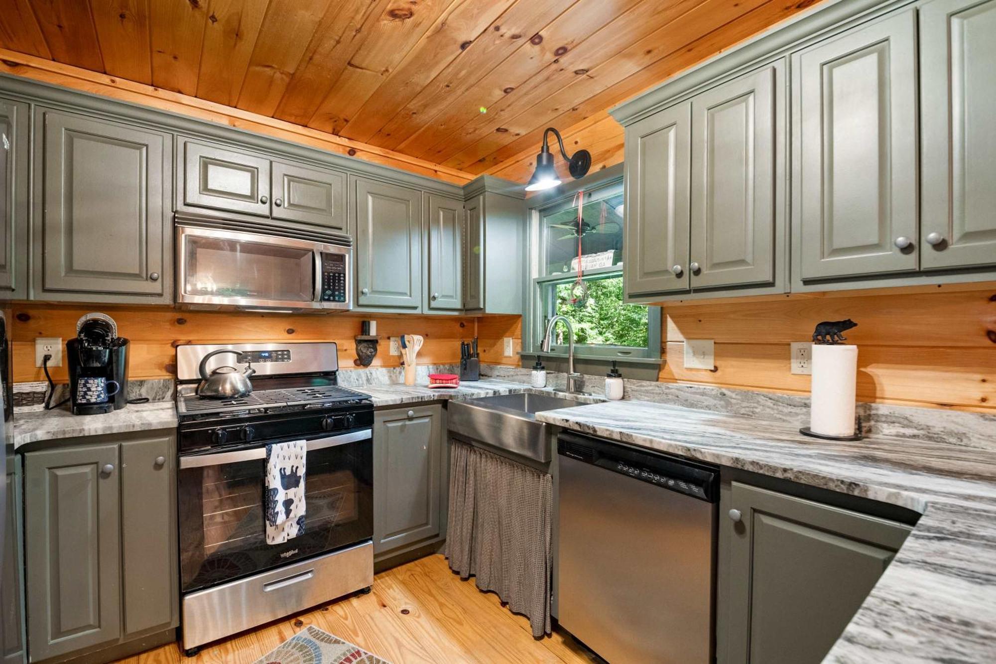 Lakeside Retreat Hot Tub Fishing Hiking Ellijay Bagian luar foto