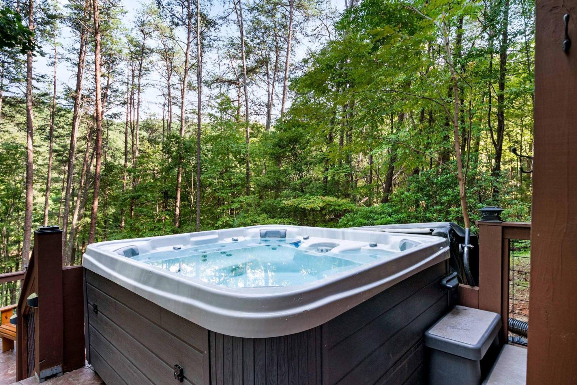 Lakeside Retreat Hot Tub Fishing Hiking Ellijay Bagian luar foto