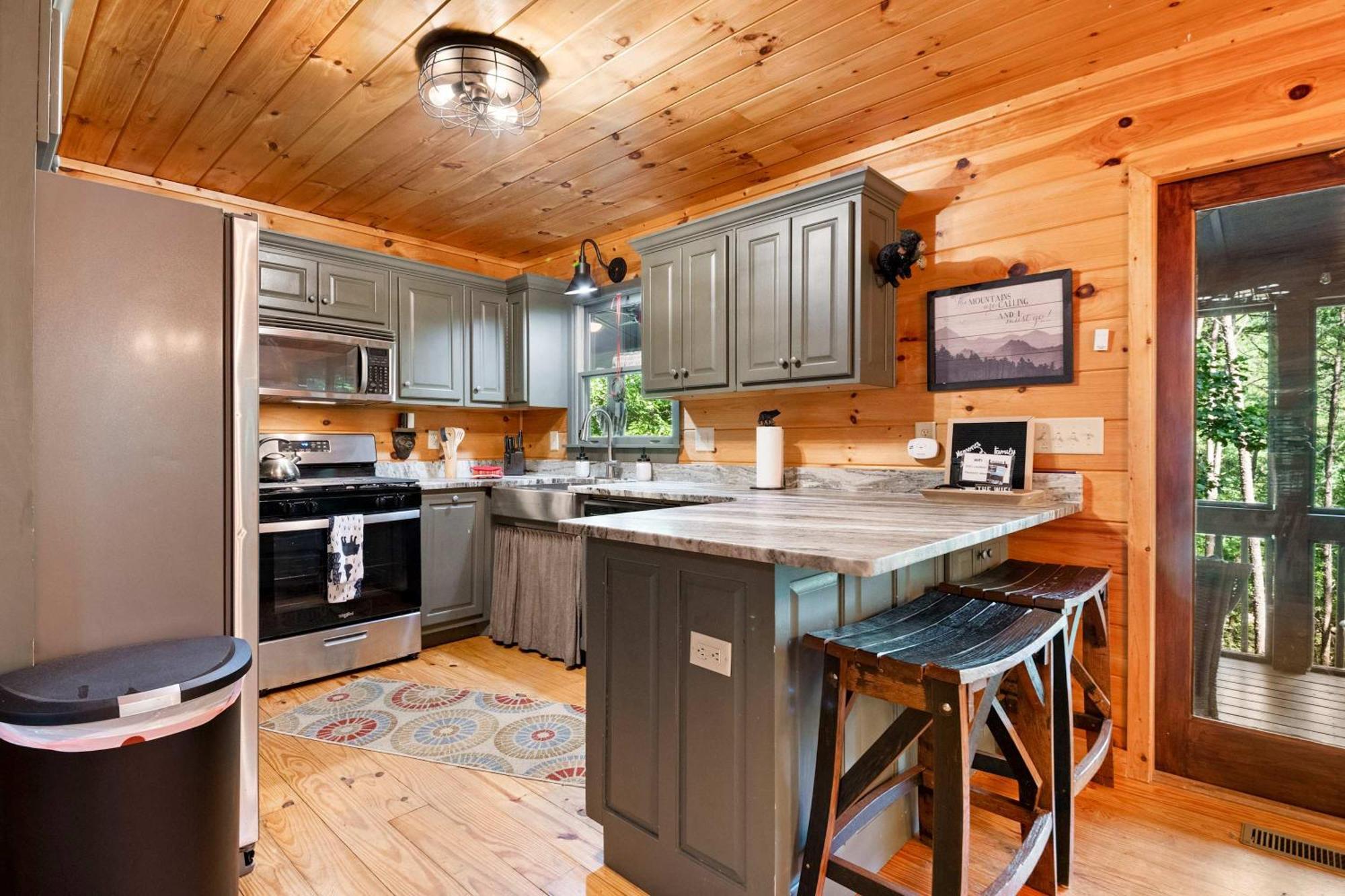 Lakeside Retreat Hot Tub Fishing Hiking Ellijay Bagian luar foto