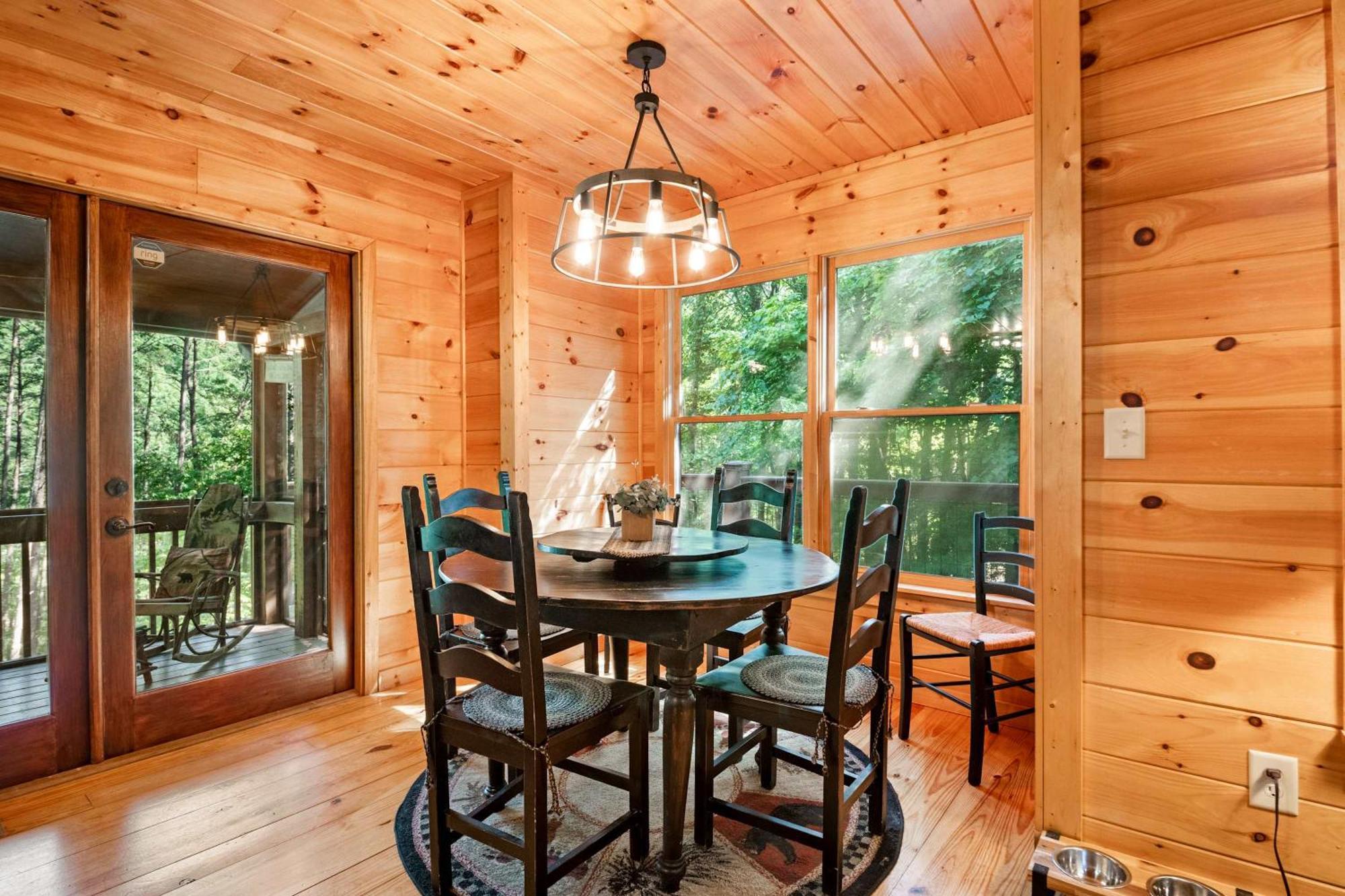 Lakeside Retreat Hot Tub Fishing Hiking Ellijay Bagian luar foto
